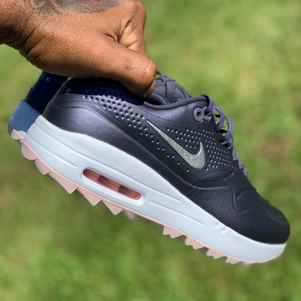 Brand new Nike ✅🥇 - Picture 1 of 2